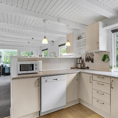 Three-bedroom In Hemmet Hemmet