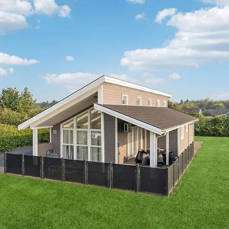 Three-bedroom In Hemmet Hemmet