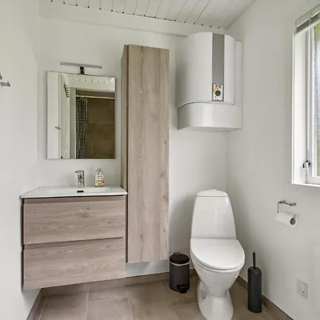 Beach Front Home In Hemmet With Wifi
