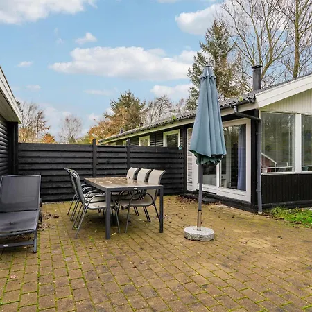 Beach Front Home In Hemmet With Wifi 펜션 *
