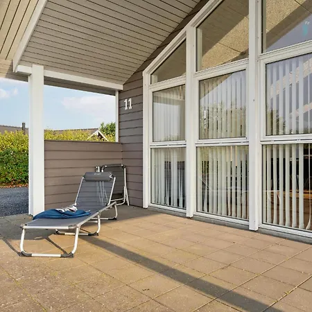 Beach Front Home In Hemmet With Wifi 펜션
