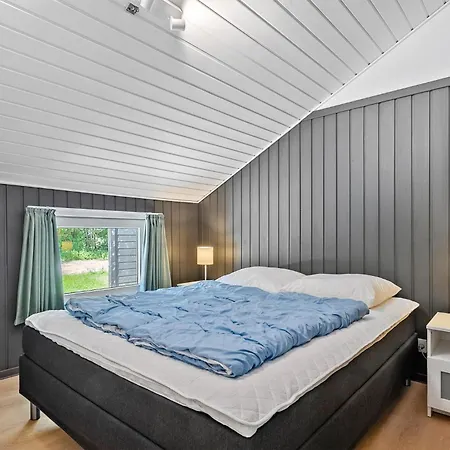 Three-bedroom In Hemmet Hemmet