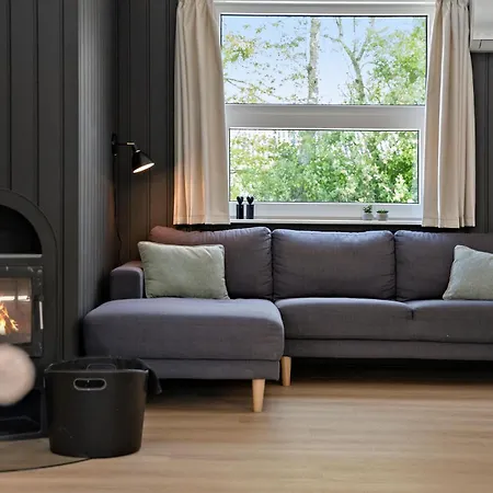 Three-bedroom In Hemmet Hemmet