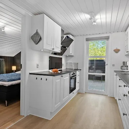 Beach Front Home In Hemmet With Wifi