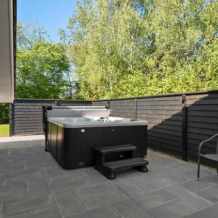 Three-bedroom In Hemmet *