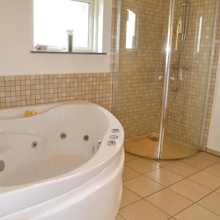 Beach Front Home In Hemmet With Wifi 펜션 *