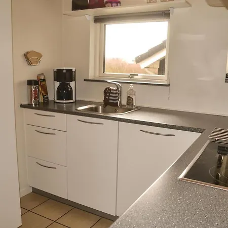 Cozy In Hemmet With Kitchen Falen