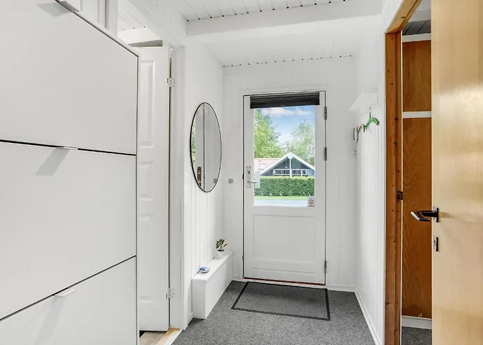 Three-bedroom In Holiday home *
