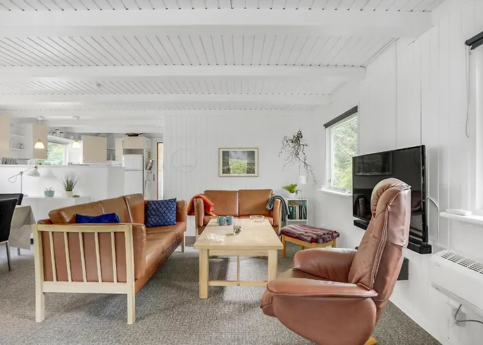 Three-bedroom In Holiday home Hemmet