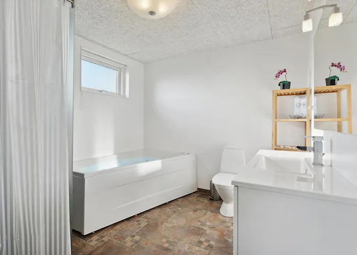 Three-bedroom In Holiday home Hemmet