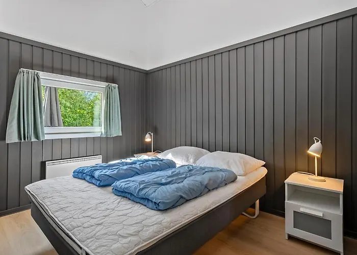 Holiday home Three-bedroom In