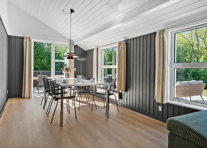 Three-bedroom In Holiday home