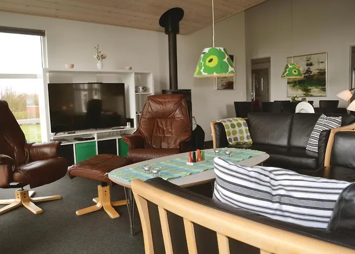 Three-bedroom In Holiday home Hemmet