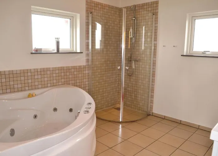 Three-bedroom In Dom wakacyjny Hemmet